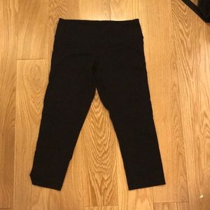 Lululemon crop leggings size 6
